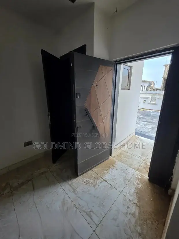 4bdrm Duplex in Lugbe - Abuja for sale in Sabon Lugbe