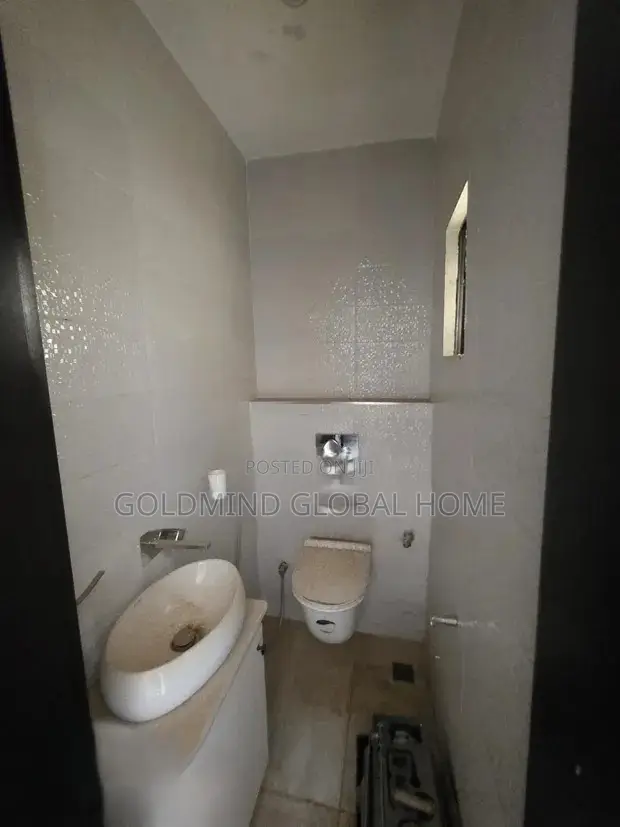 4bdrm Duplex in Lugbe - Abuja for sale in Sabon Lugbe