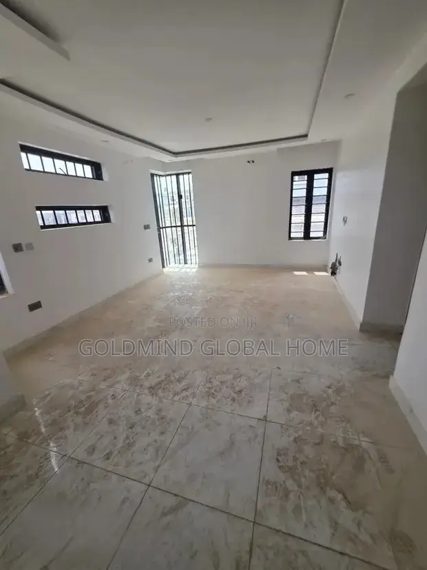 4bdrm Duplex in Lugbe - Abuja for sale in Sabon Lugbe