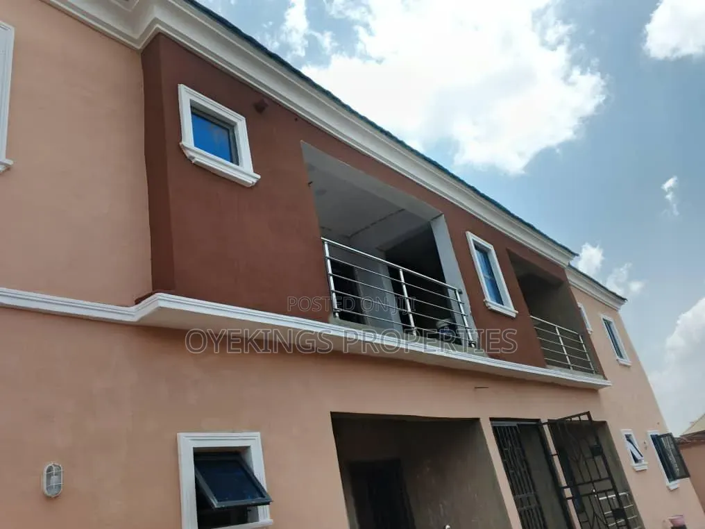 2bdrm Block of Flats in Ajinde, Oluyole Estate for rent in Oluyole Estate