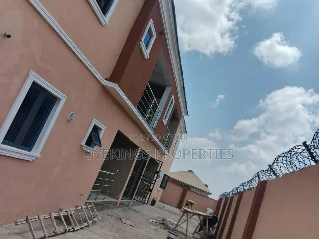 2bdrm Block of Flats in Ajinde, Oluyole Estate for rent in Oluyole Estate