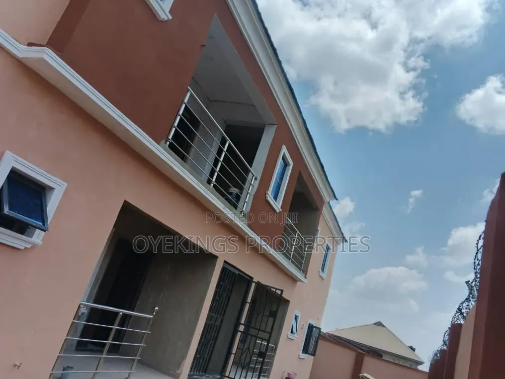 2bdrm Block of Flats in Ajinde, Oluyole Estate for rent in Oluyole Estate