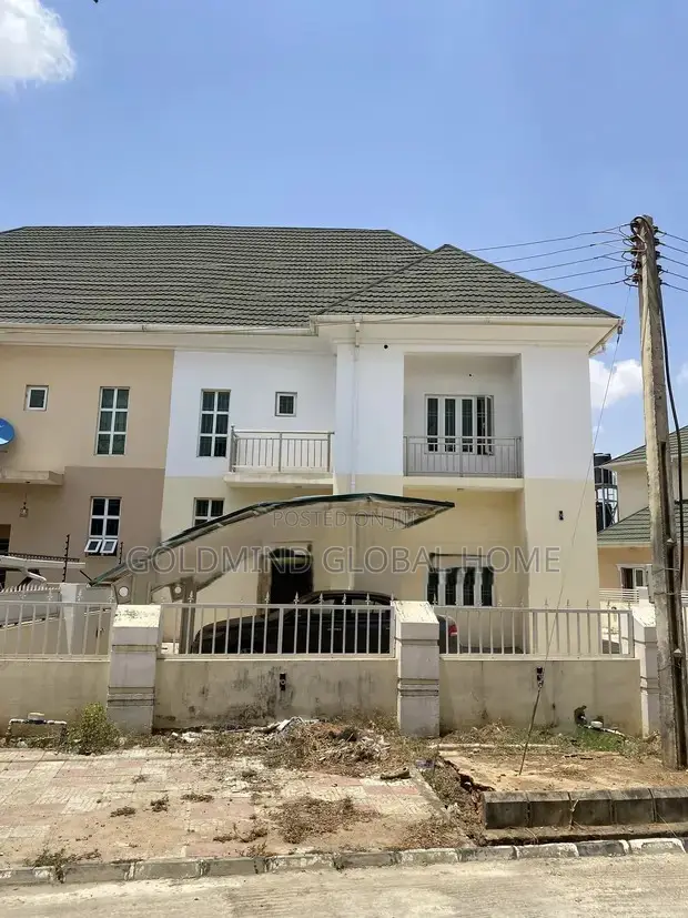 4bdrm Duplex in Lugbe - Abuja for sale in Sabon Lugbe