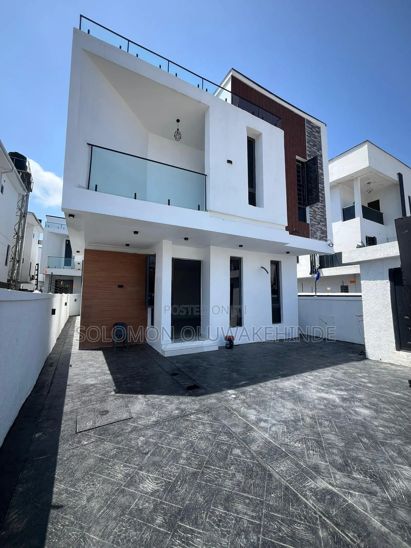 5bdrm Duplex in Ikota Villa for sale in Ikota
