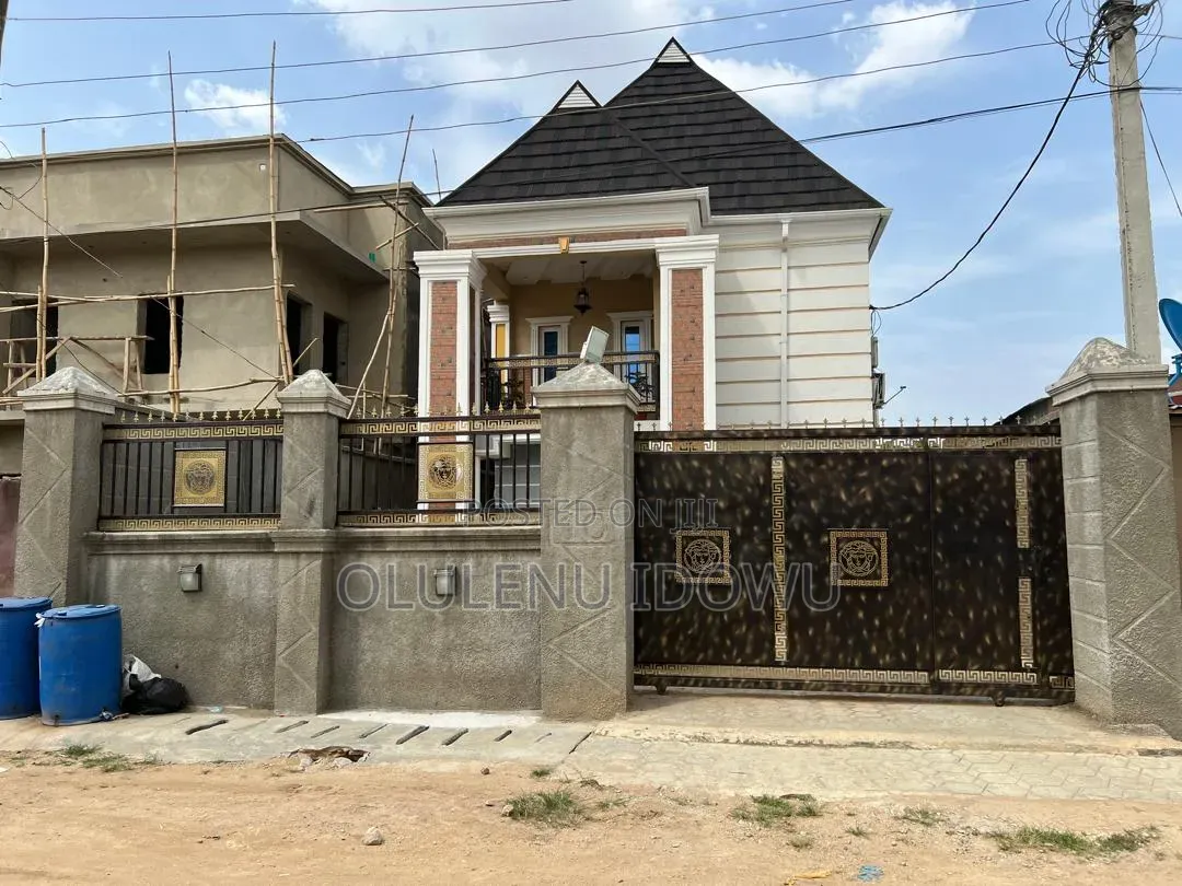 Furnished 3bdrm Block of Flats in Egbeda / Egbeda for sale in Egbeda / Egbeda