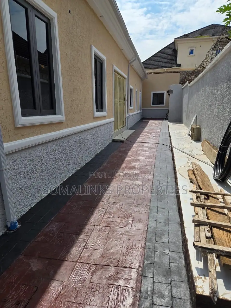 3bdrm Bungalow in Pyakasa, Sabon Lugbe for sale in Sabon Lugbe