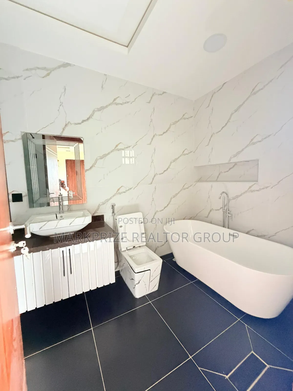 4bdrm Duplex in Gbagada Lagos for sale in Gbagada