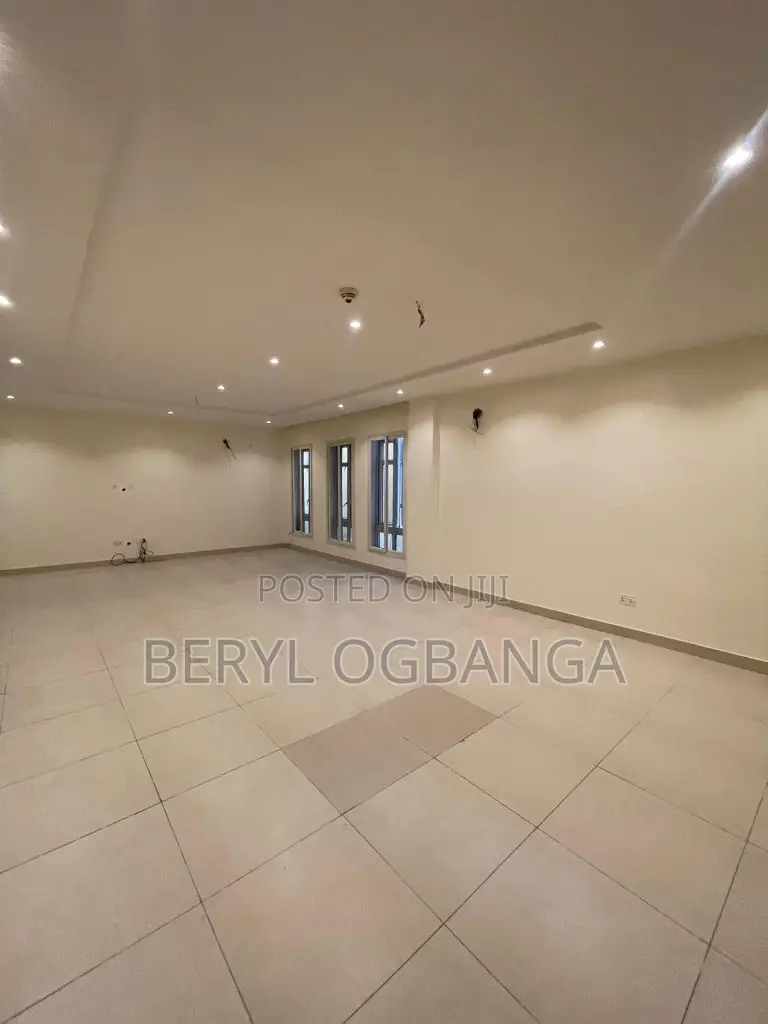 3bdrm Apartment in Ikate for sale in Ikate