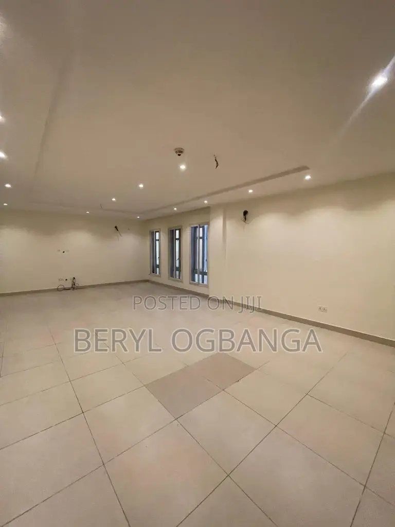 3bdrm Apartment in Ikate for sale in Ikate