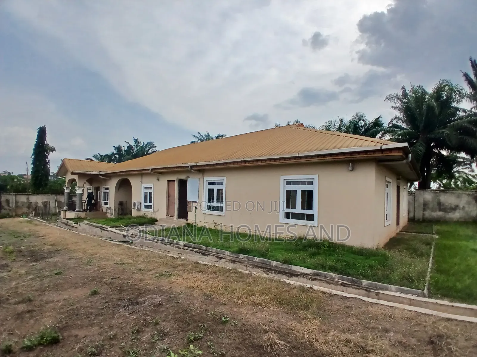 3500sqm Mixed-Use Land + 7-Bedroom Bungalow for Sale at Ojoo, Ibadan in Ibadan