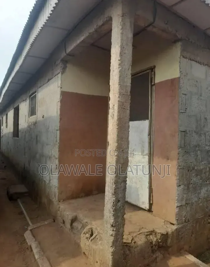 2bdrm Bungalow in Ere Road, Age Mowo for sale in Age Mowo