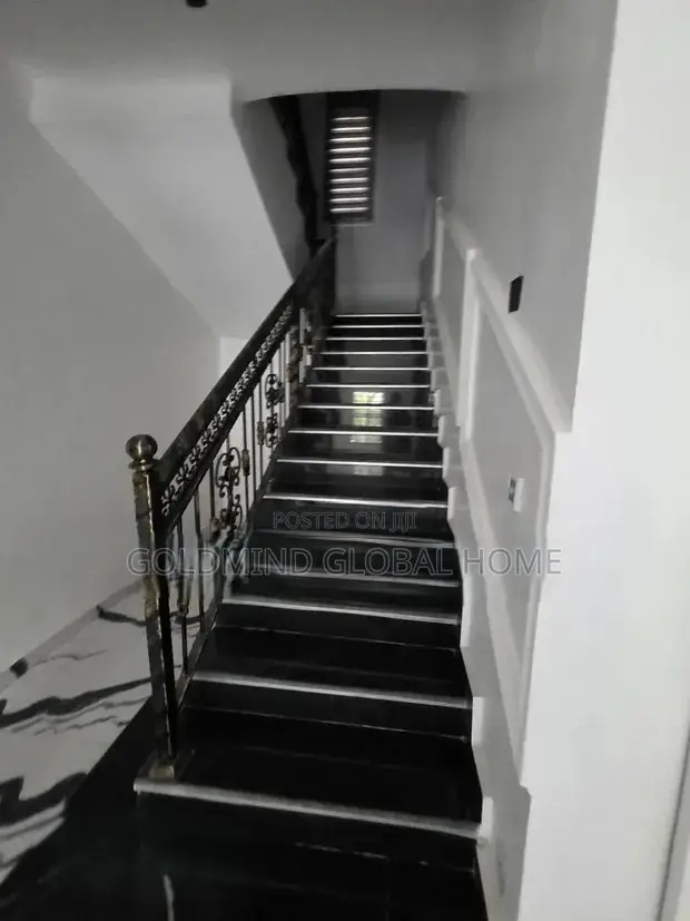 4bdrm Duplex in Lugbe - Abuja for sale in Sabon Lugbe