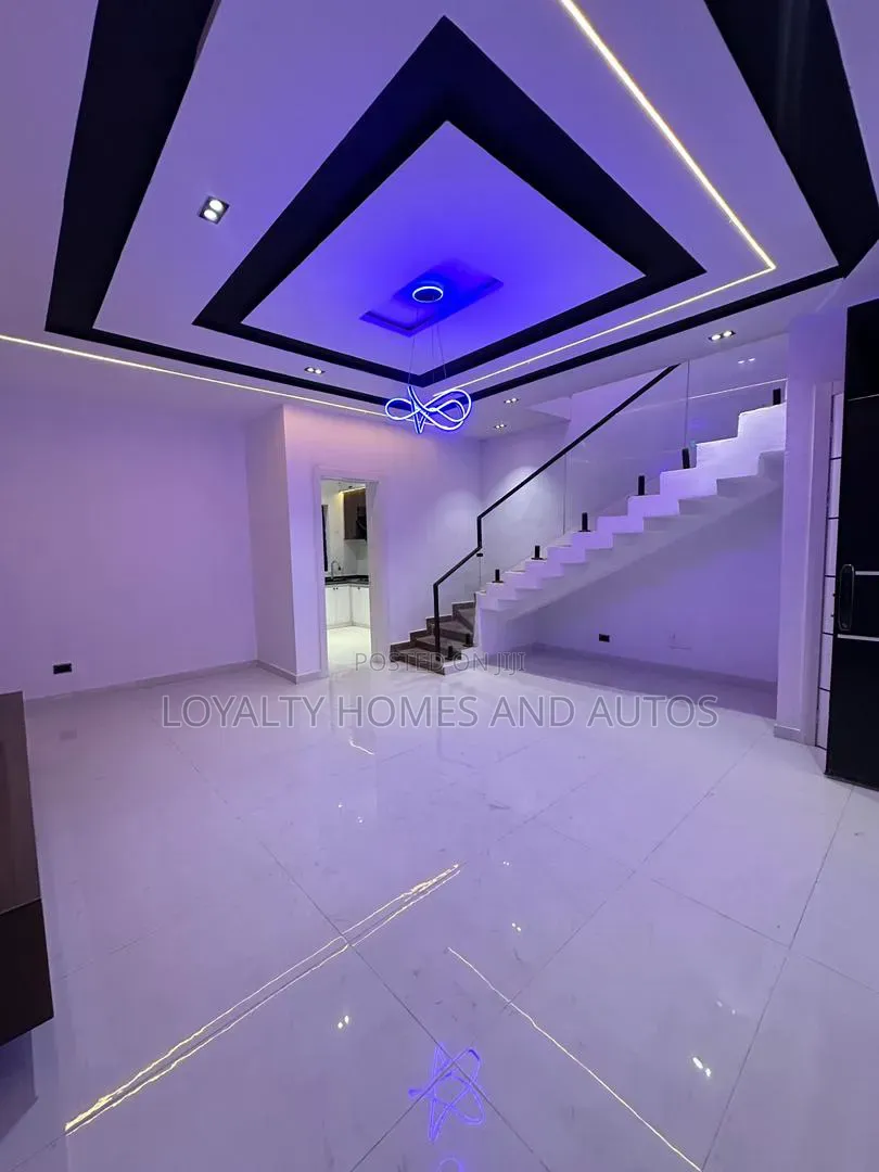 3bdrm Duplex in Ikota for sale in Ikota