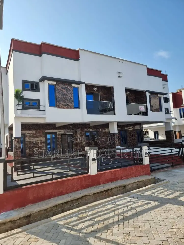4bdrm Duplex in Lekki for sale in Lekki