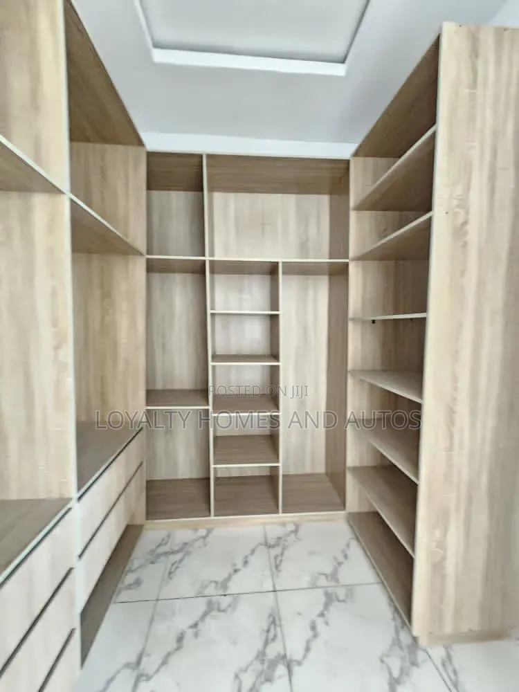 4bdrm House in Ologolo for sale in Ologolo