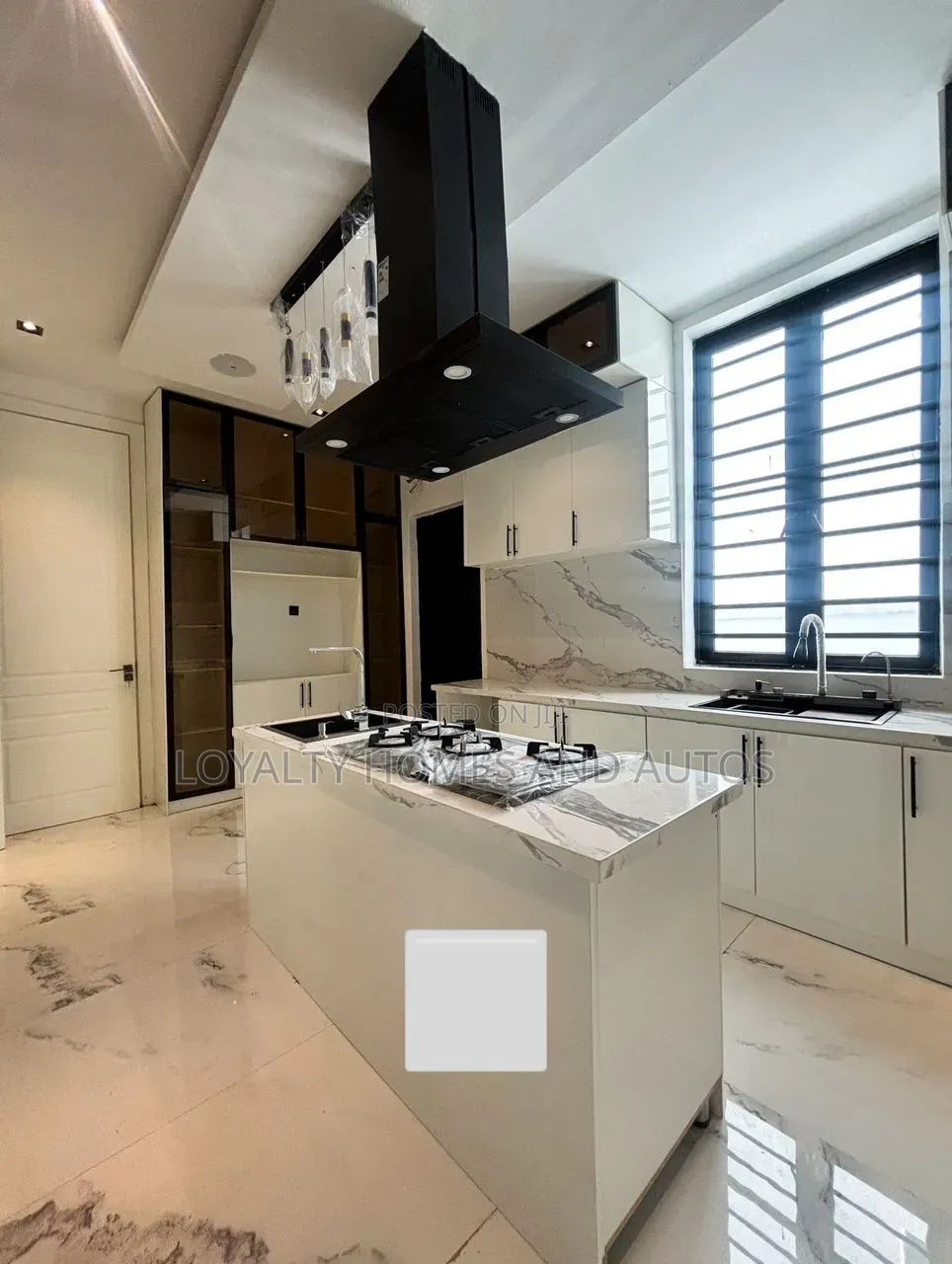 5bdrm Duplex in Lekki Phase 1 for sale in Lekki Phase 1