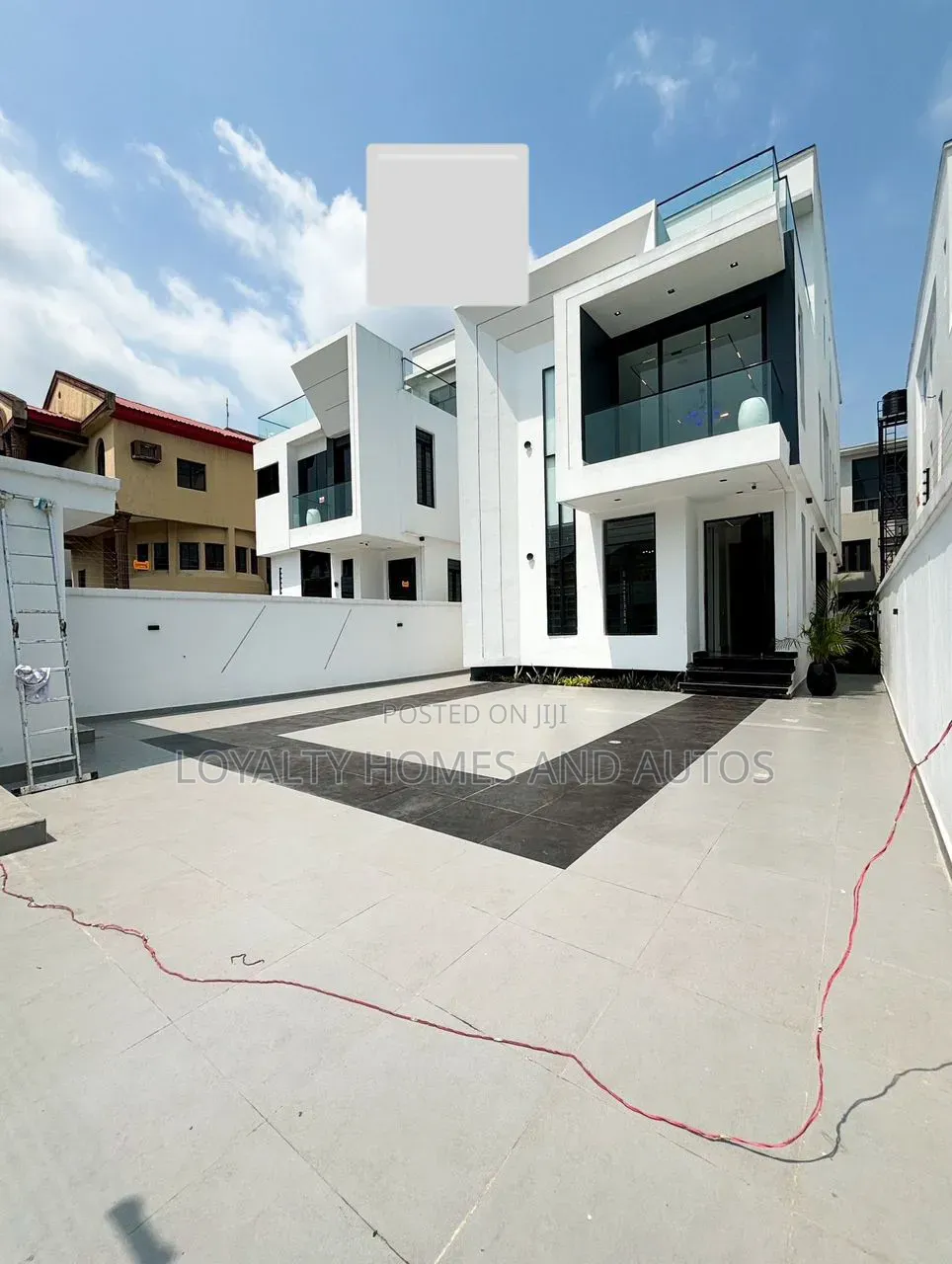 5bdrm Duplex in Lekki Phase 1 for sale in Lekki Phase 1
