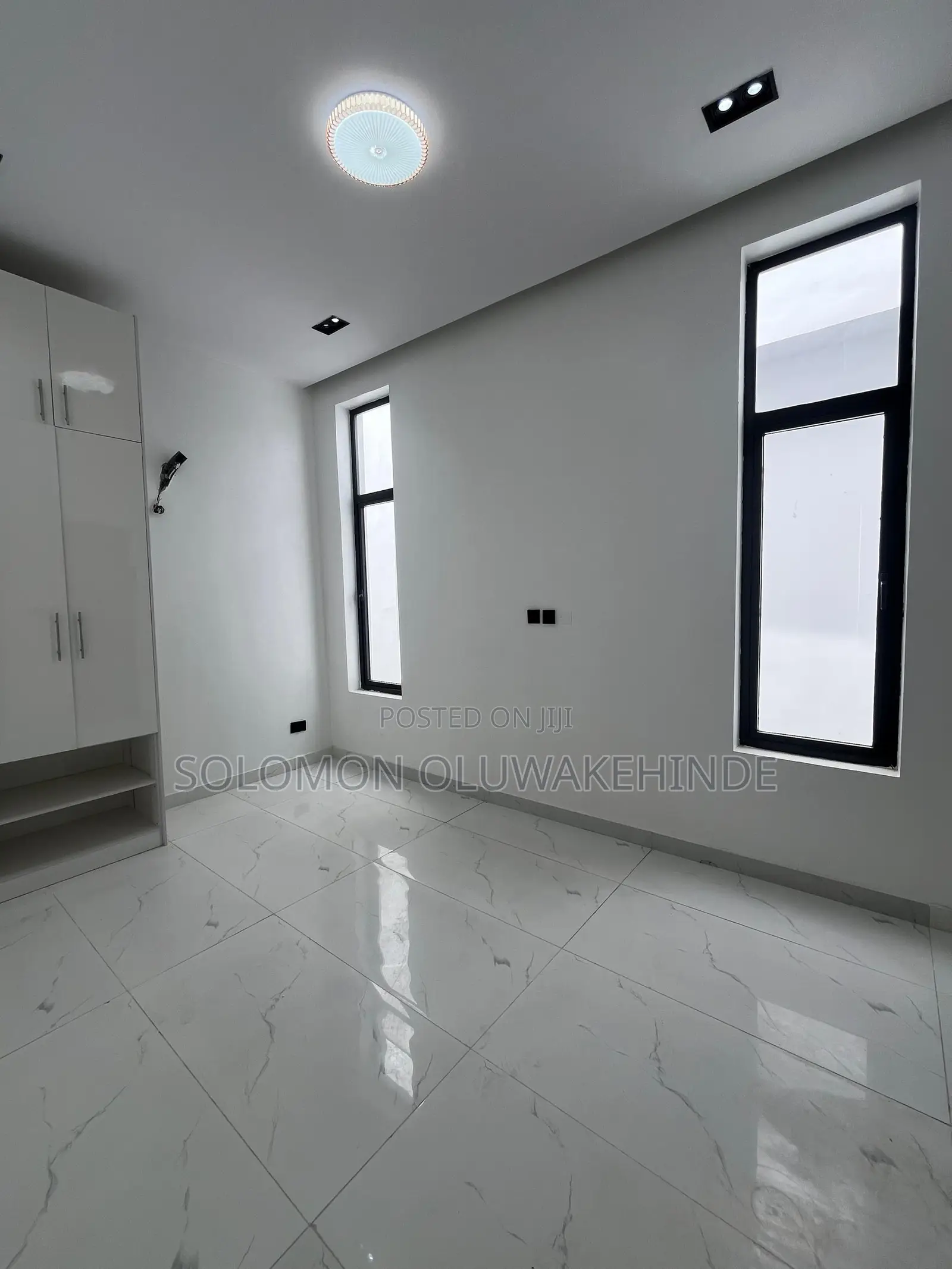 5bdrm Duplex in Chevron for sale in Chevron
