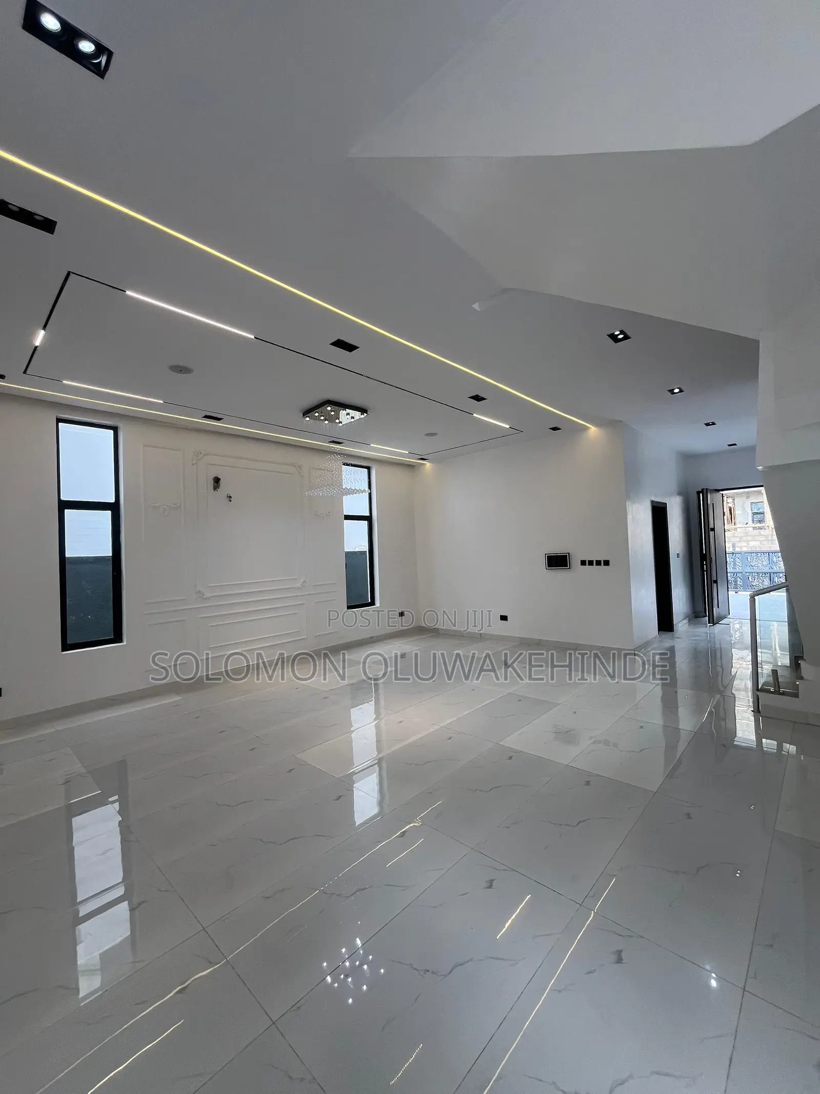 5bdrm Duplex in Chevron for sale in Chevron