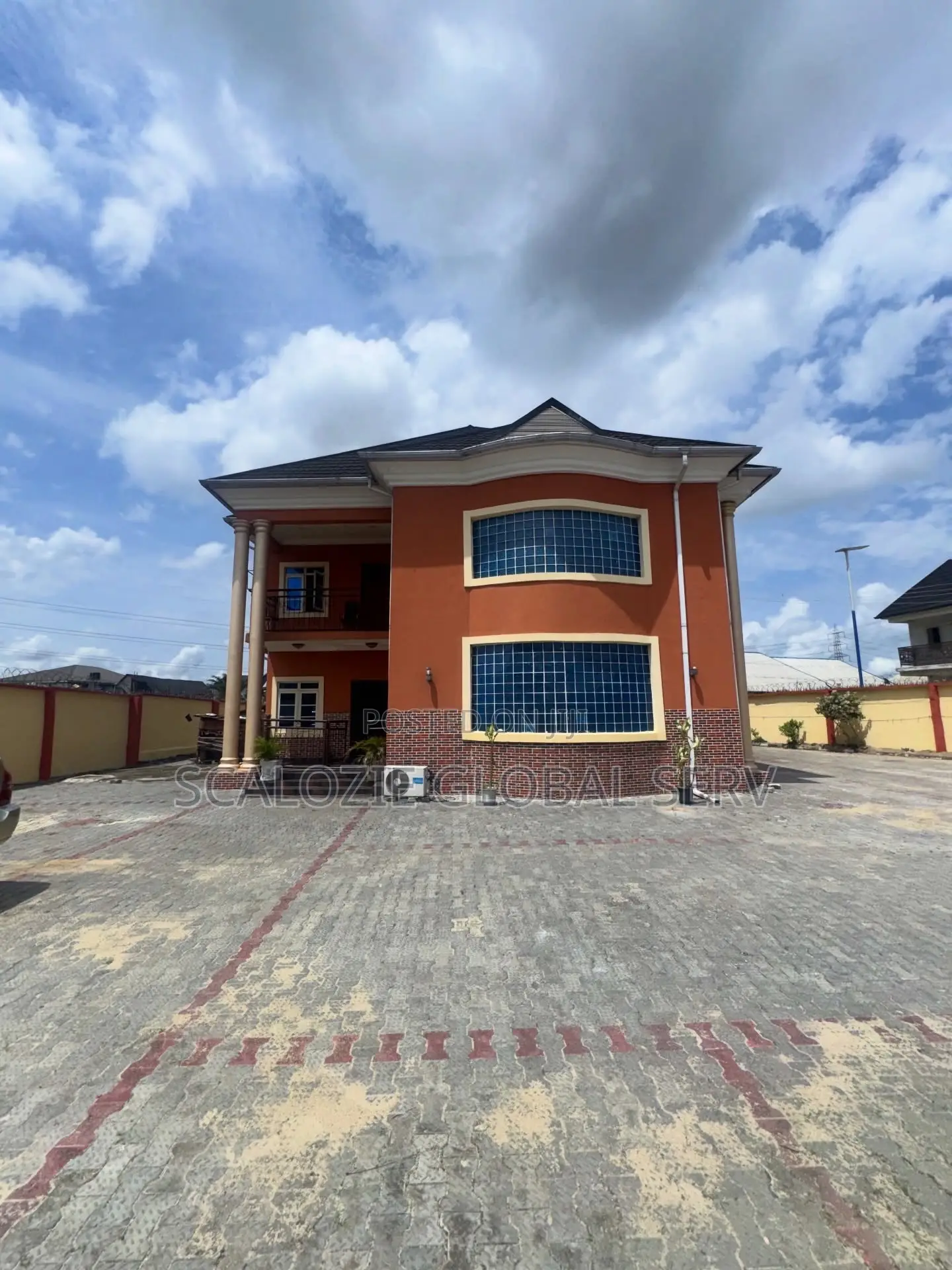 6bdrm Duplex in Rumuehinwo Estate, for sale in Port-Harcourt