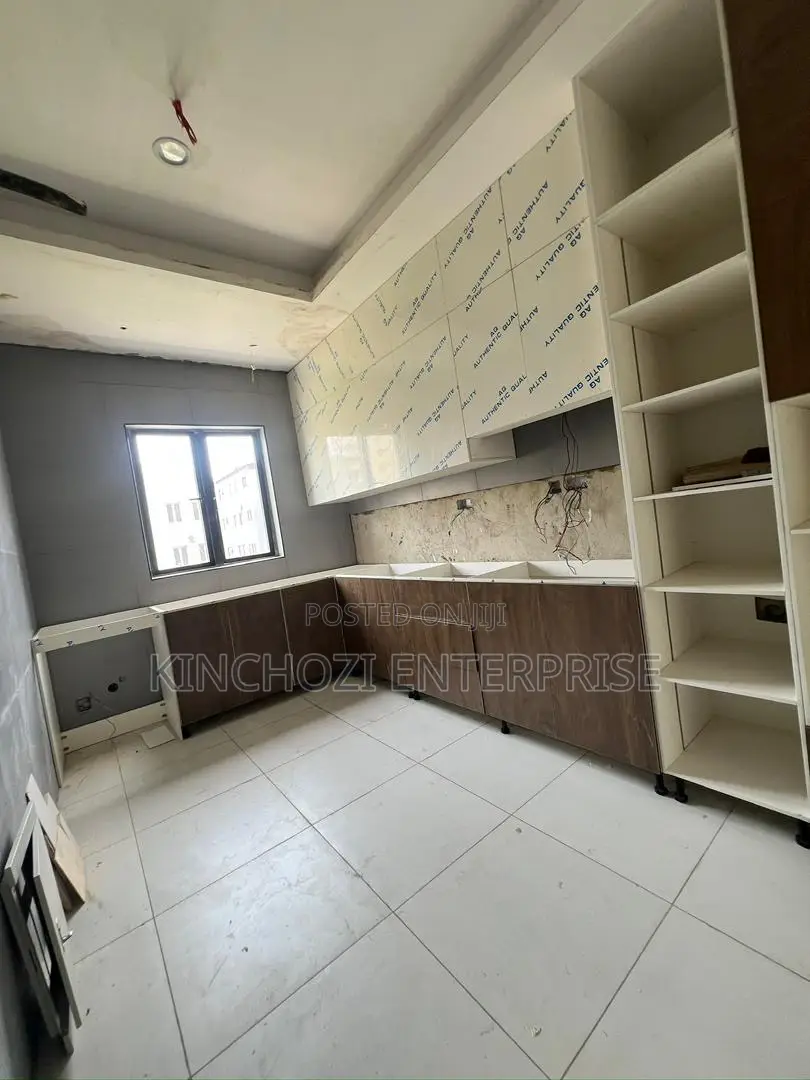 2bdrm Block of Flats in Ikate Lekki for sale in Ikate