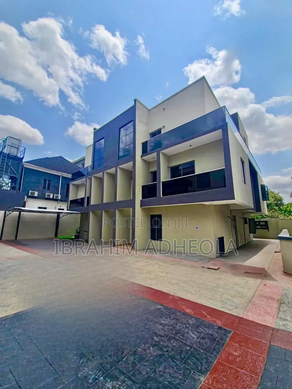 4bdrm Duplex in Shonibare Estate for sale in Shonibare Estate