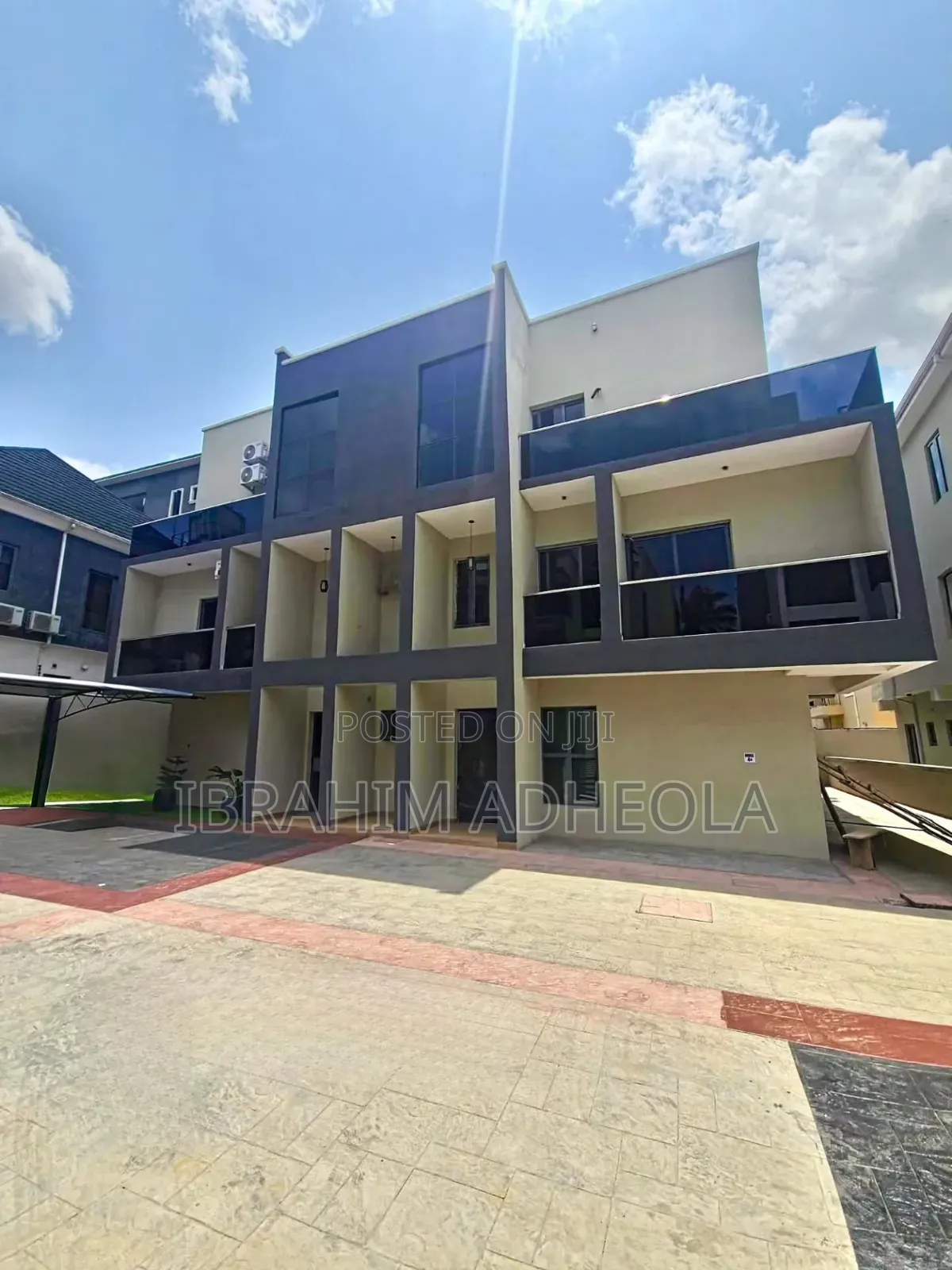 4bdrm Duplex in Shonibare Estate for sale in Shonibare Estate