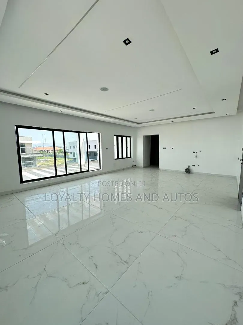 8bdrm House in Ikate for sale in Ikate