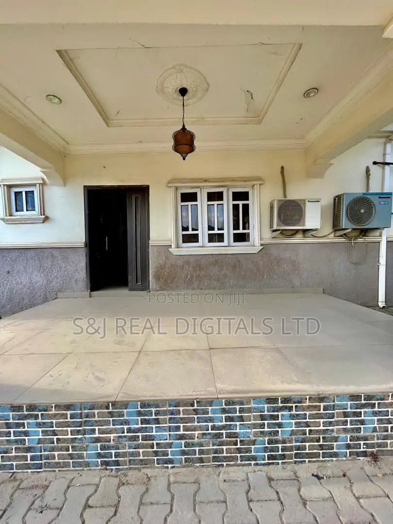 3bdrm Bungalow in Minna for sale in Minna