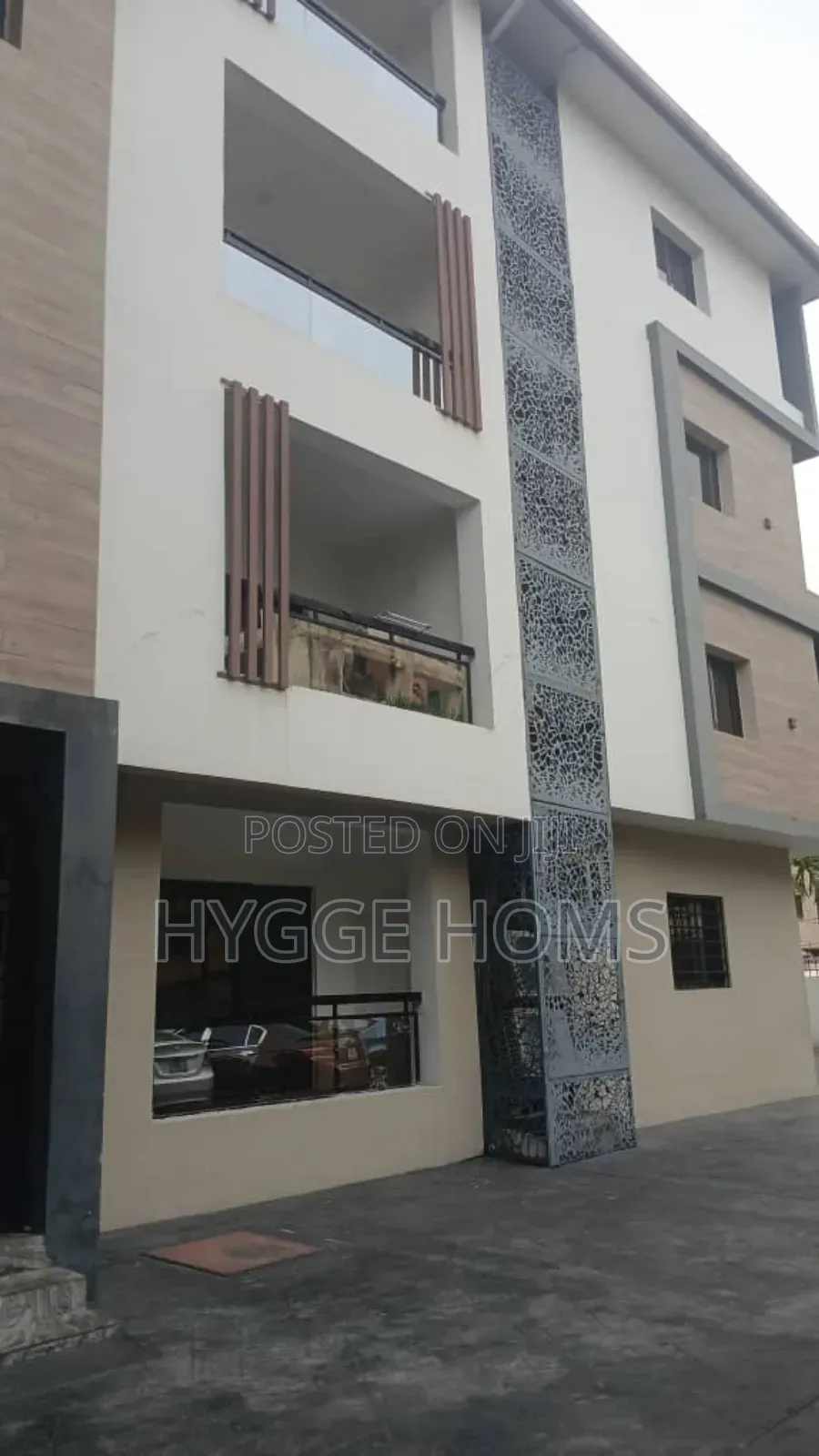 Furnished 3bdrm Block of Flats in Ajose Adeogun, Adeola Odeku for rent in Adeola Odeku