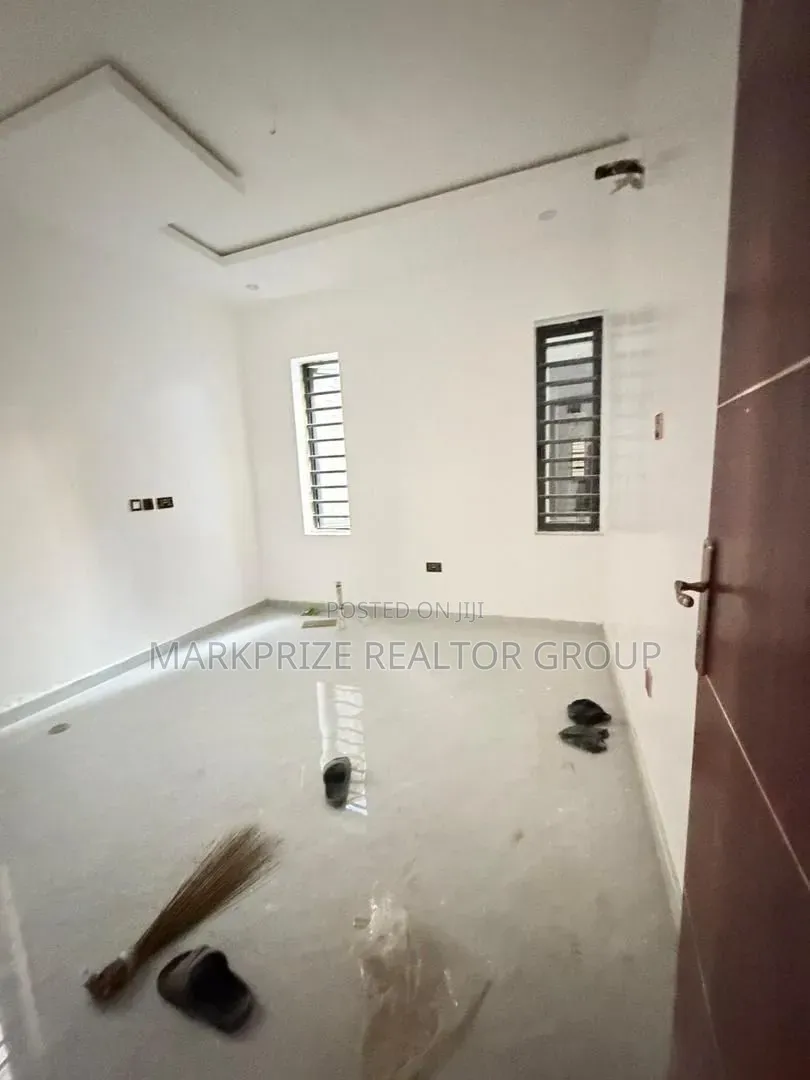 Furnished 1bdrm Apartment in Surulere Lagos for sale in Aguda / Surulere