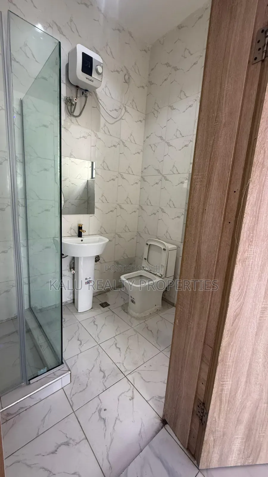 4bdrm Duplex in Ikota Villa for rent in Ikota