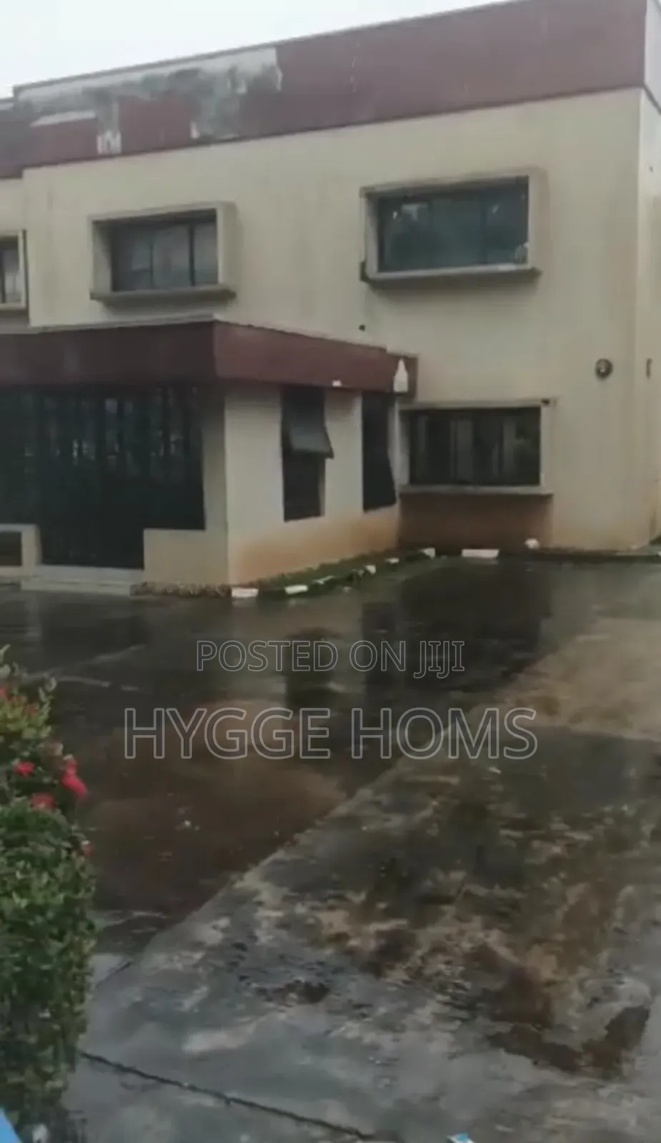 1700sqm Commercial Building With Large Grounds in Ademola Adetokunbo