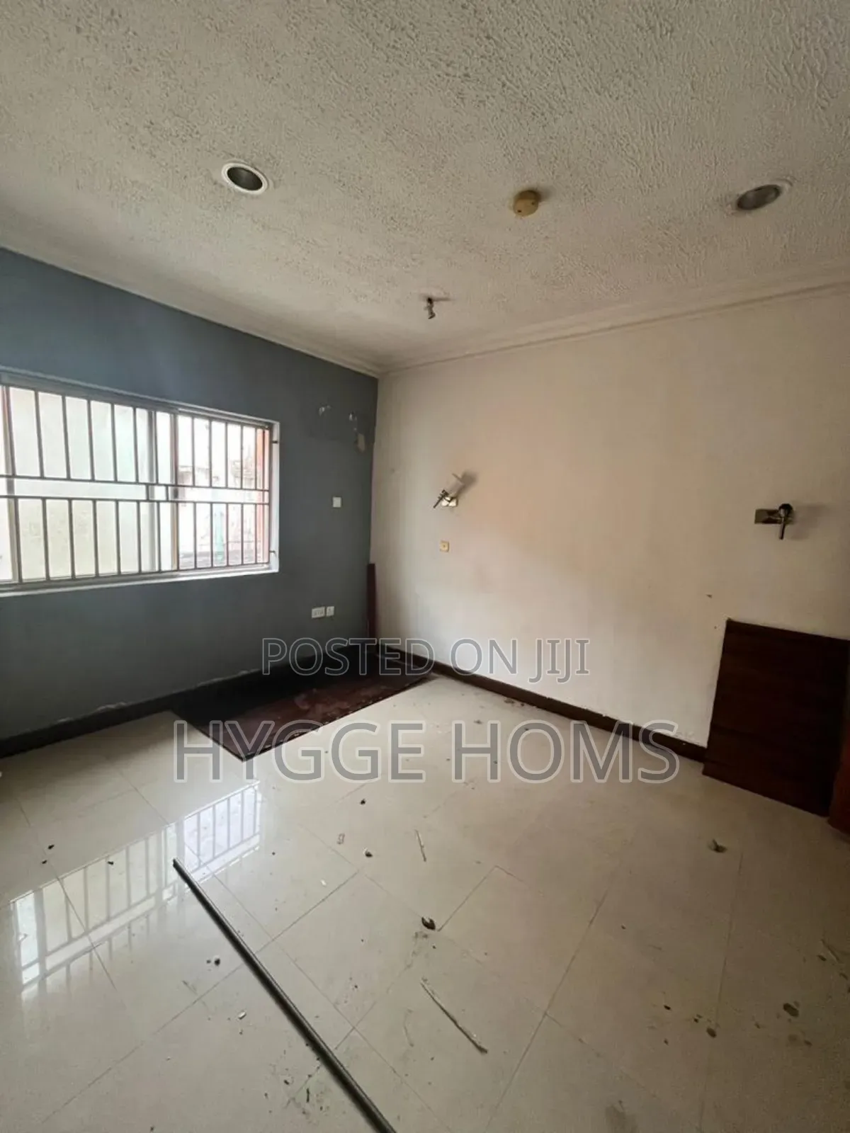 9bdrm Duplex in Ligali Ayorinde for rent in Ligali Ayorinde