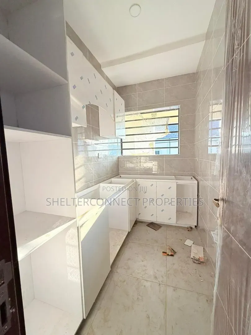 2bdrm Apartment in Papa Ajao / Surulere for sale in Papa Ajao / Surulere