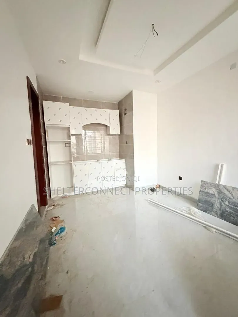 2bdrm Apartment in Papa Ajao / Surulere for sale in Papa Ajao / Surulere