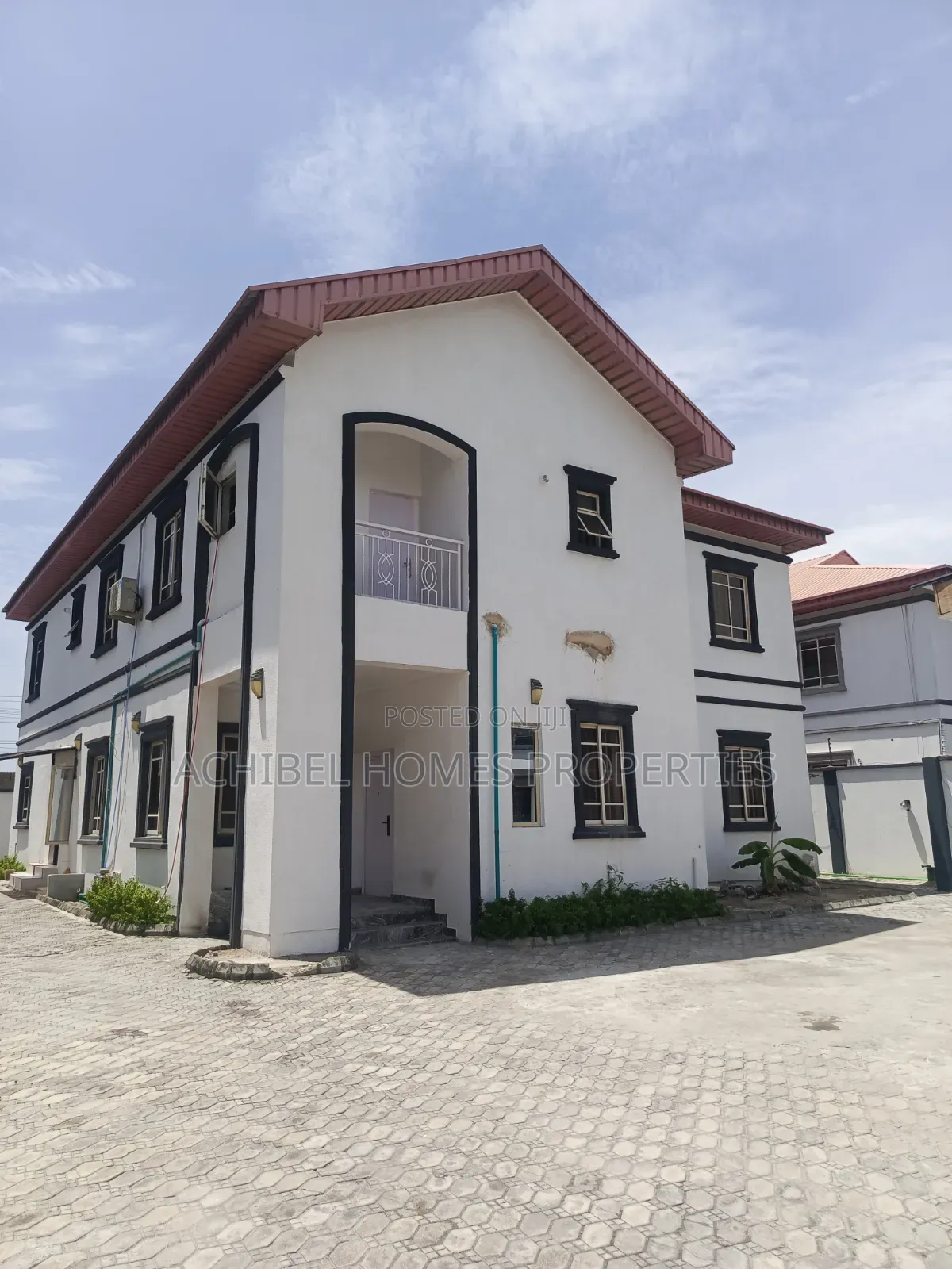 2bdrm Apartment in Fg Admiralty Way, Lekki Phase 1 for rent in Lekki Phase 1