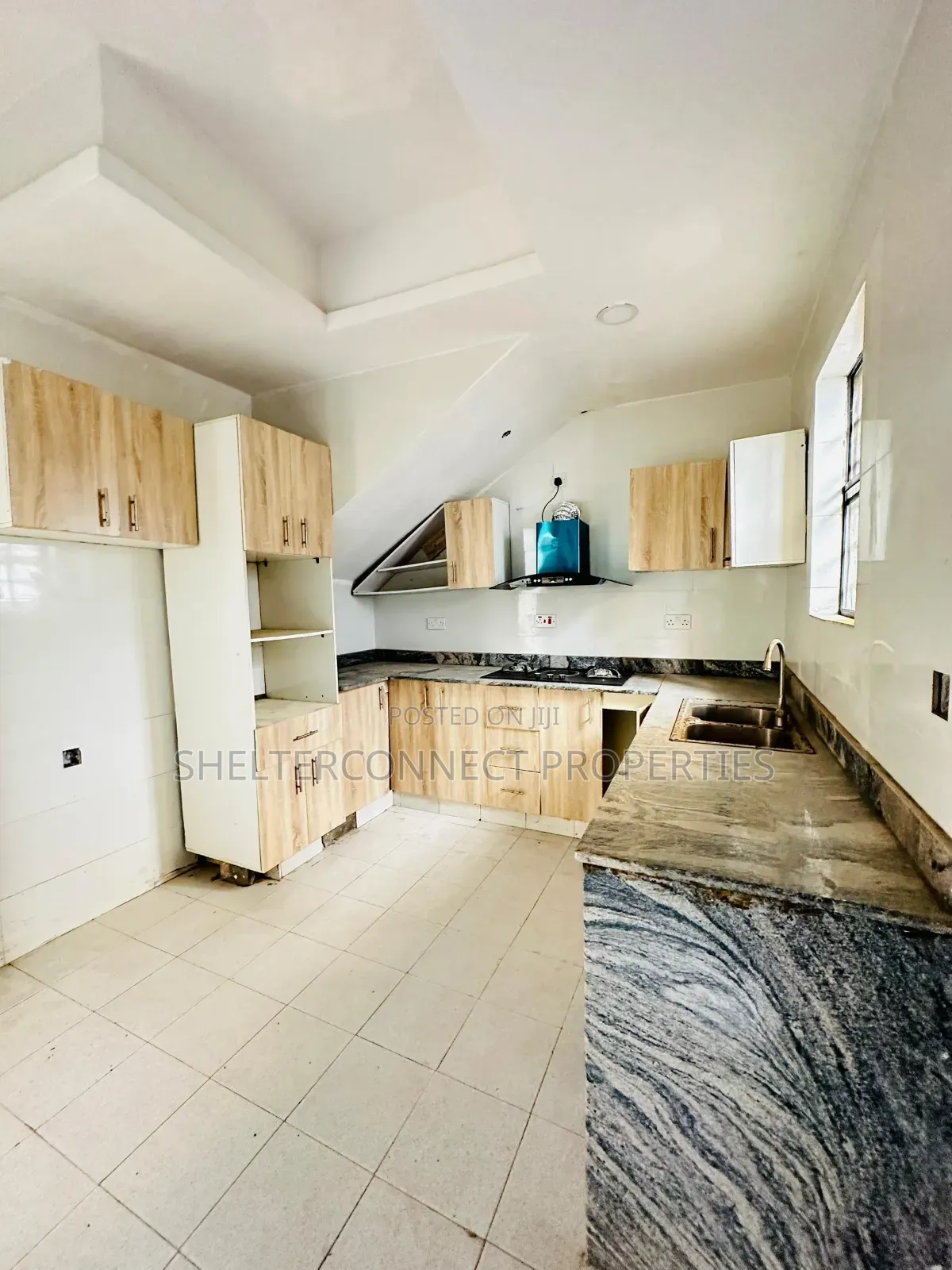 4bdrm Duplex in Lekki Expressway for sale in Lekki Expressway