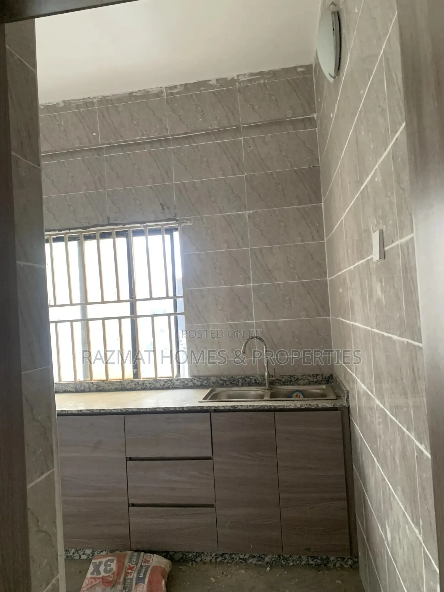 2bdrm Block of Flats in Ogunlana for rent in Ogunlana