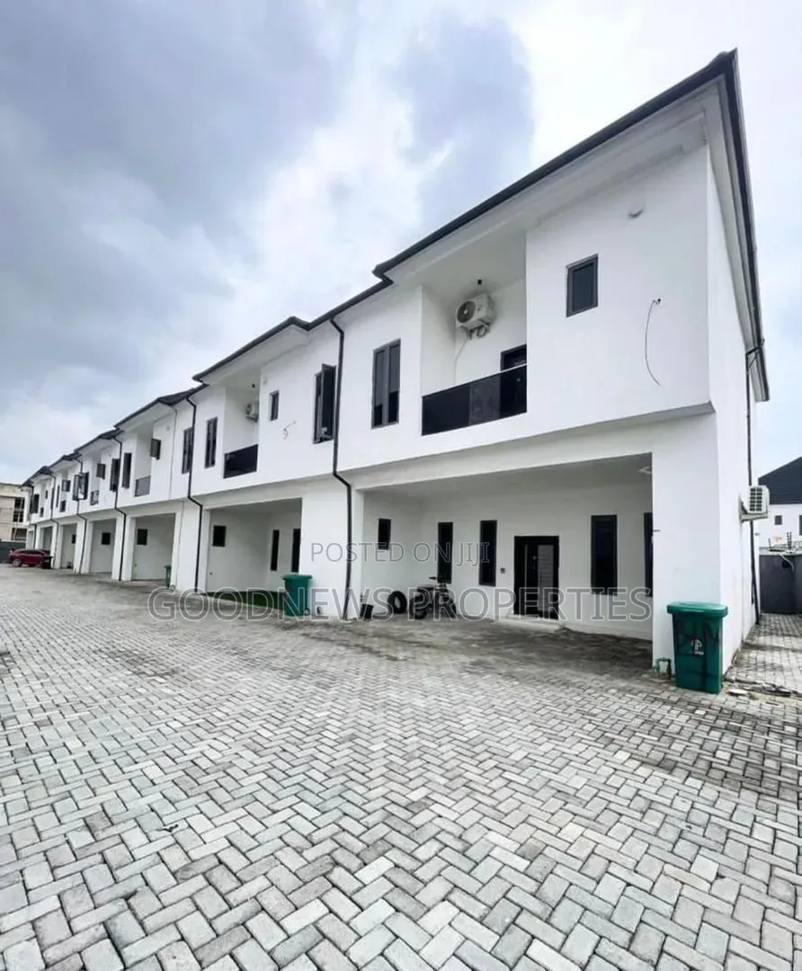 4bdrm Duplex in Harris Drive Off Vgc for rent in VGC / Ajah