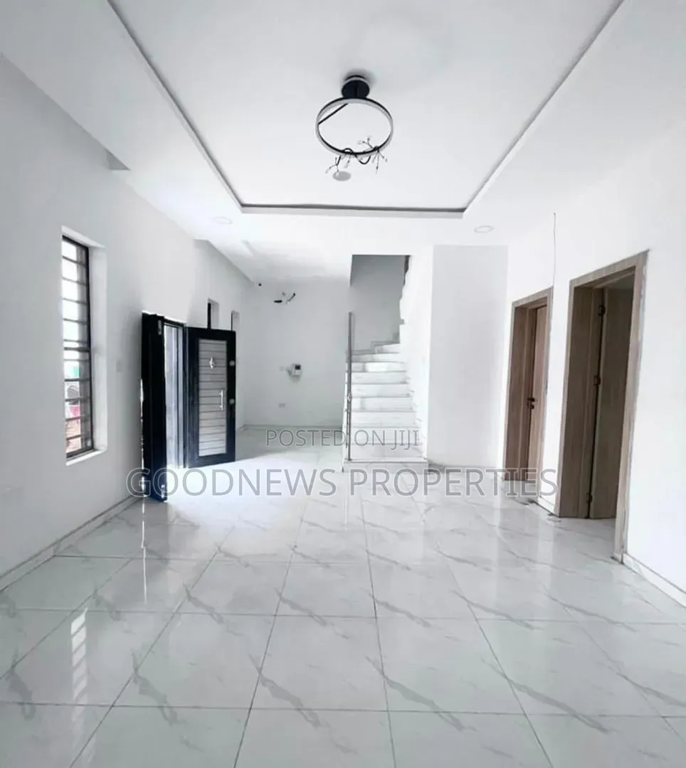 4bdrm Duplex in Harris Drive Off Vgc for rent in VGC / Ajah