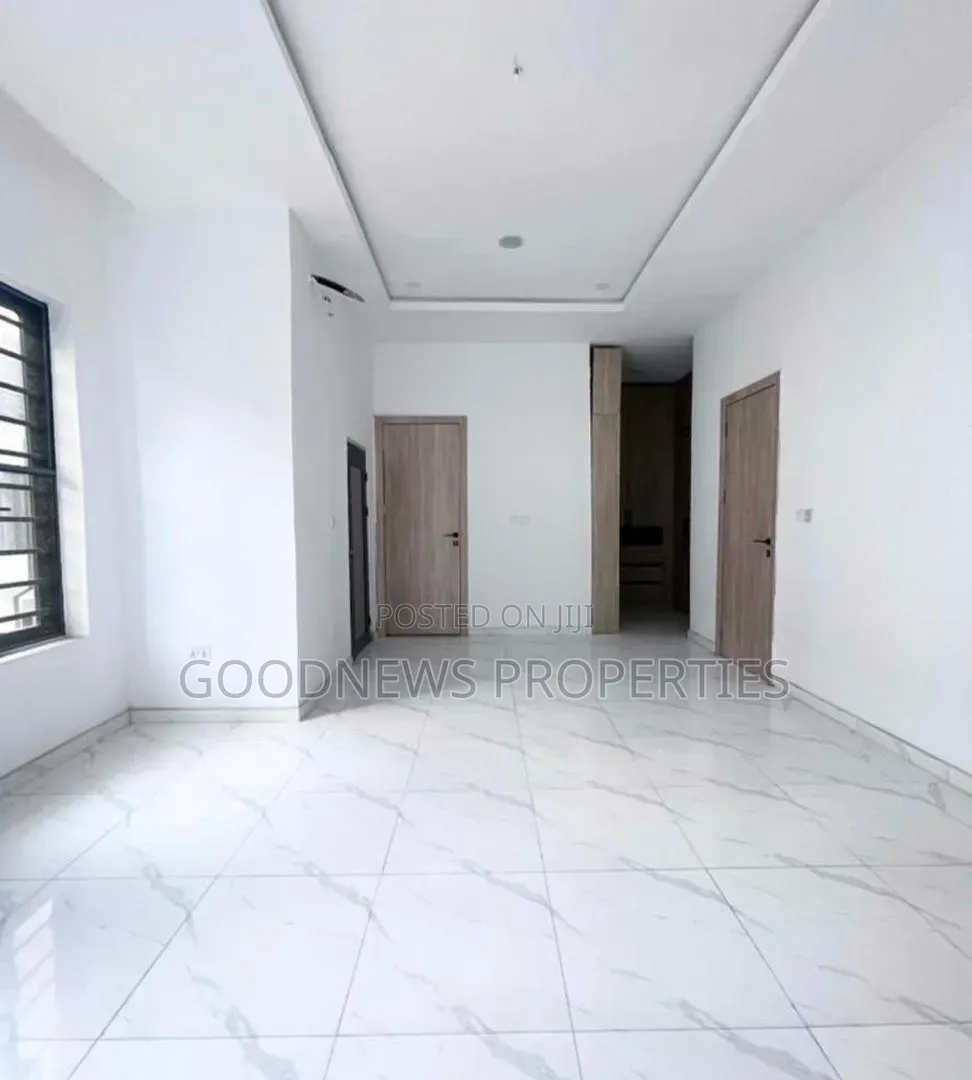 4bdrm Duplex in Harris Drive Off Vgc for rent in VGC / Ajah
