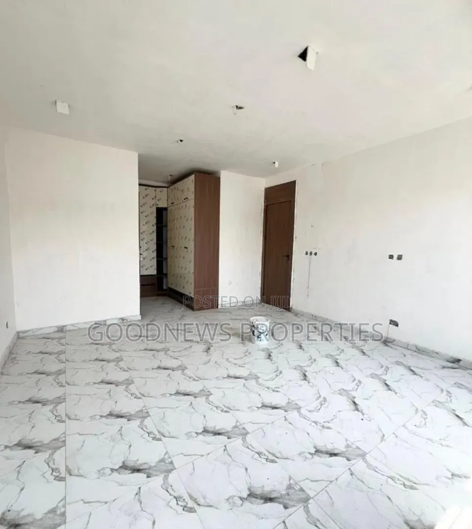 4bdrm Duplex in Harris Drive Off Vgc for rent in VGC / Ajah