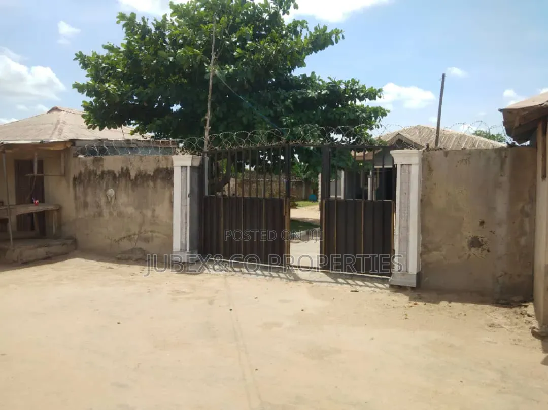 3bdrm Bungalow in Iyana Egbado Ewekoro for sale in Ewekoro