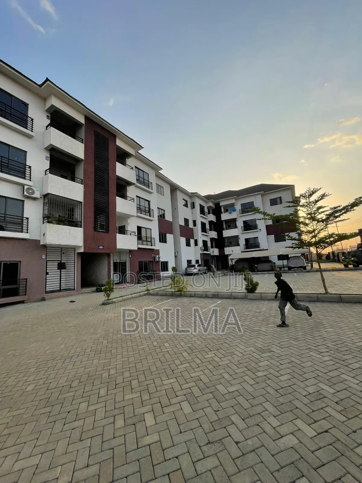 3bdrm Block of Flats in Jahi for sale in Jahi