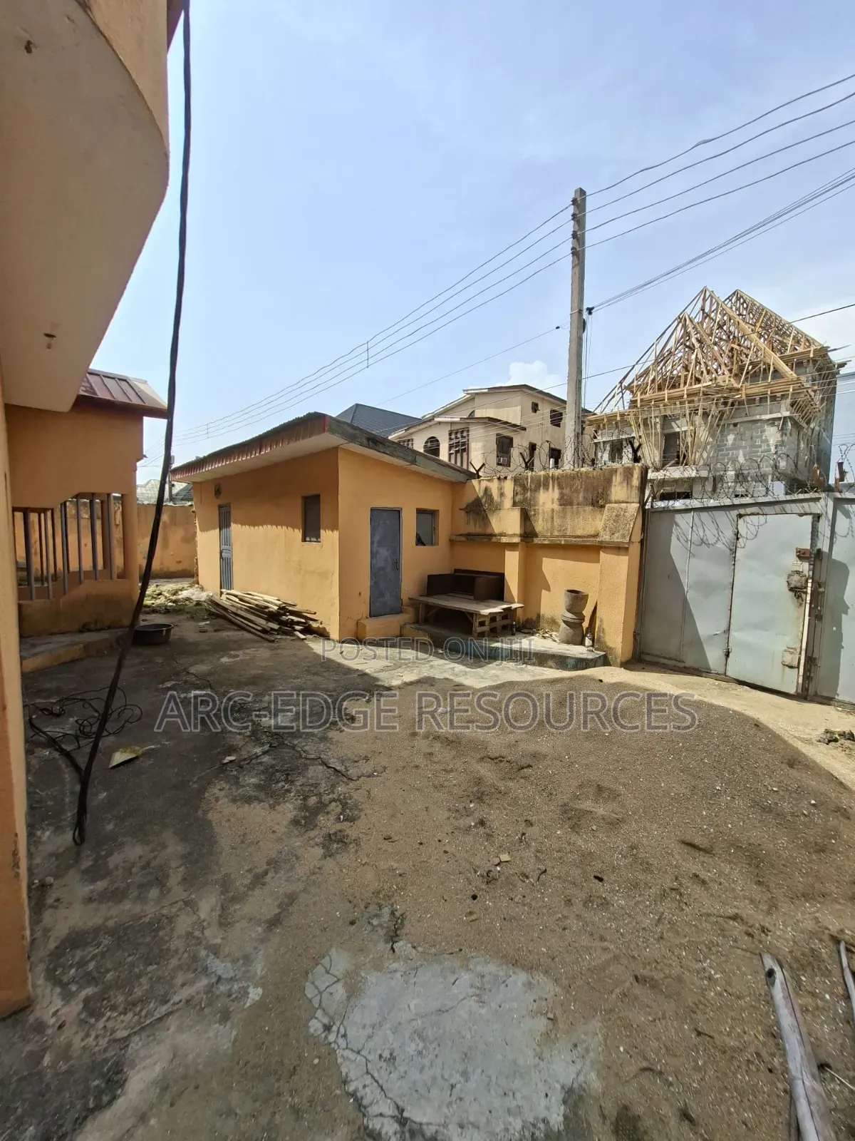 3bdrm Block of Flats in Ago Palace for sale in Ago Palace