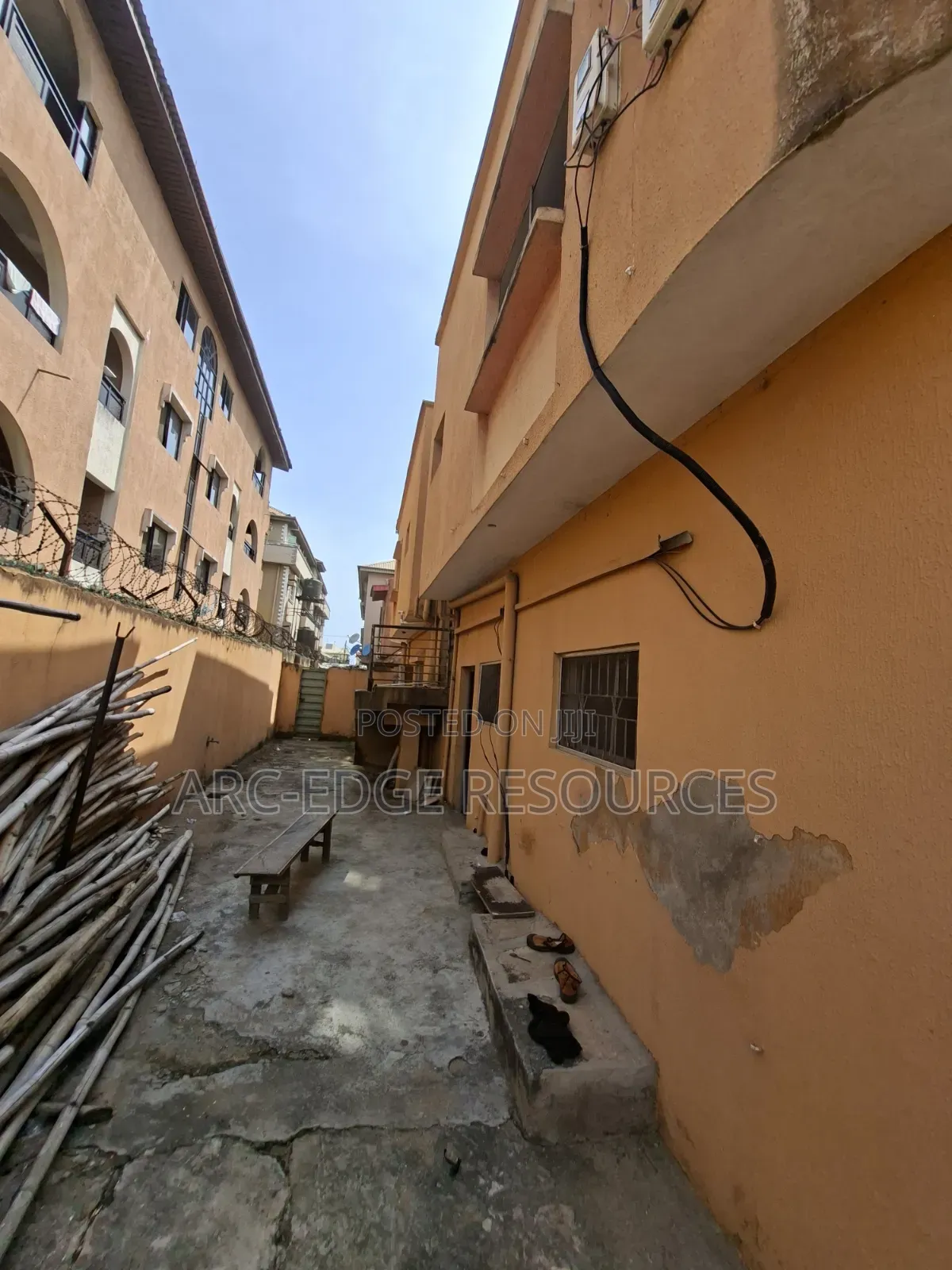 3bdrm Block of Flats in Ago Palace for sale in Ago Palace