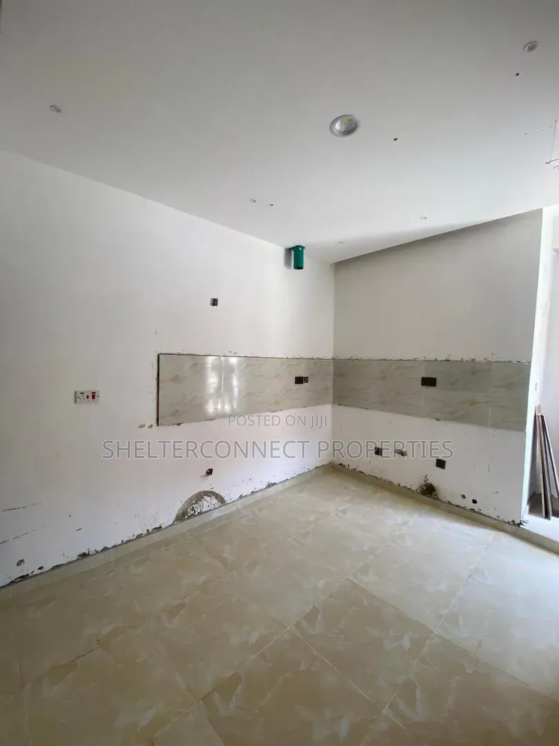 4bdrm Duplex in Ologolo for sale in Ologolo