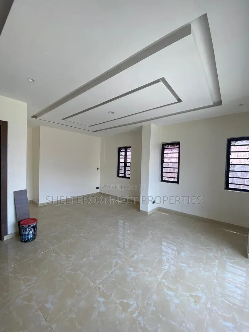 4bdrm Duplex in Ologolo for sale in Ologolo