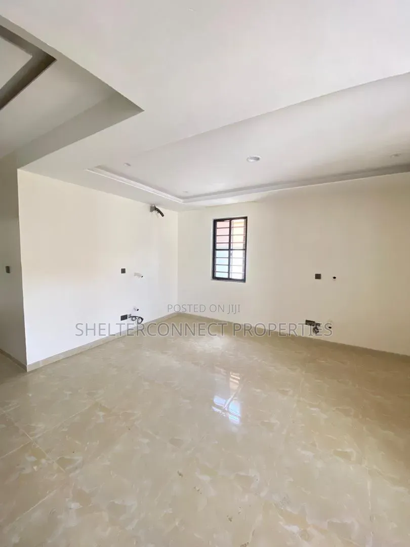 4bdrm Duplex in Ologolo for sale in Ologolo